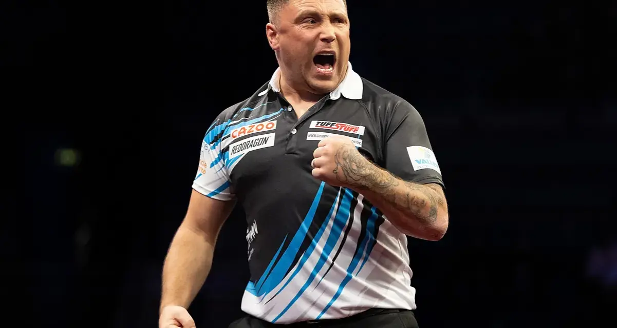 Gerwyn Price świętuje zwycięstwo na mistrzostwach świata w darta.