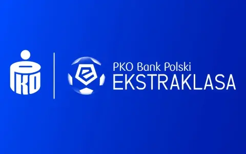 Logo PKO Bank Polski i piłka z literą "e" symbolizują emocjonujące rozgrywki ekstraklasy.