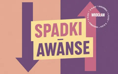 Grafika o spadkach i awansach w piłce nożnej, z hasłem "SPADKI AWANSE" i informacją o klasach rozgrywkowych we Wrocławiu.