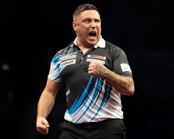 Gerwyn Price świętuje zwycięstwo na mistrzostwach świata w darta.