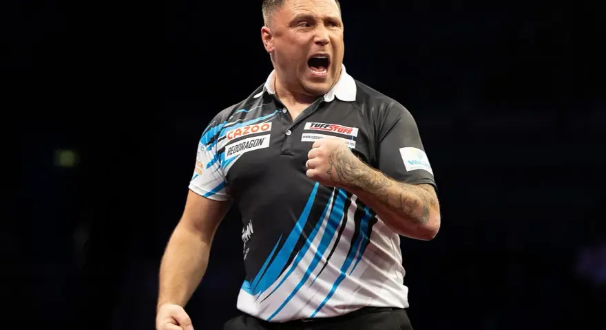 Gerwyn Price świętuje zwycięstwo na mistrzostwach świata w darta.